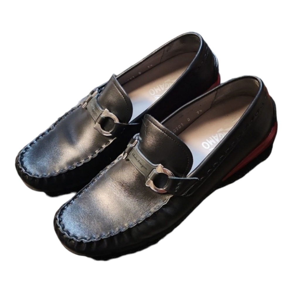 Size 7 1/2  Limited Edition Ferragamo Mens Moccasin w/ gancini ornament